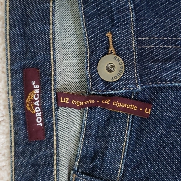 JORDACHE~Size 31/12~Dark Denim Capri Embroidered Stitching, Logo NEW. - Picture 8 of 16